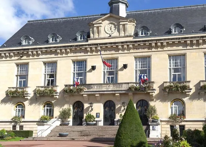 Le Cocon Lumineux * オルネー・スー・ボア